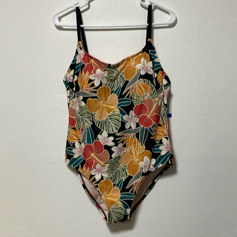 NWT Hurley Women’s Swimsuit Size Large
